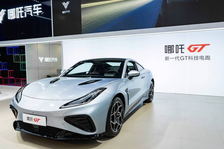 深圳宝安区玛雷振企业管理咨询哪吒汽车在智能汽车领域的表现，领途汽车在新能源汽车市场中的影响力